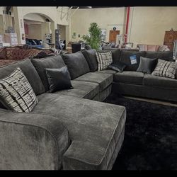 Brand New 3 Pc Grey Sectional Set 