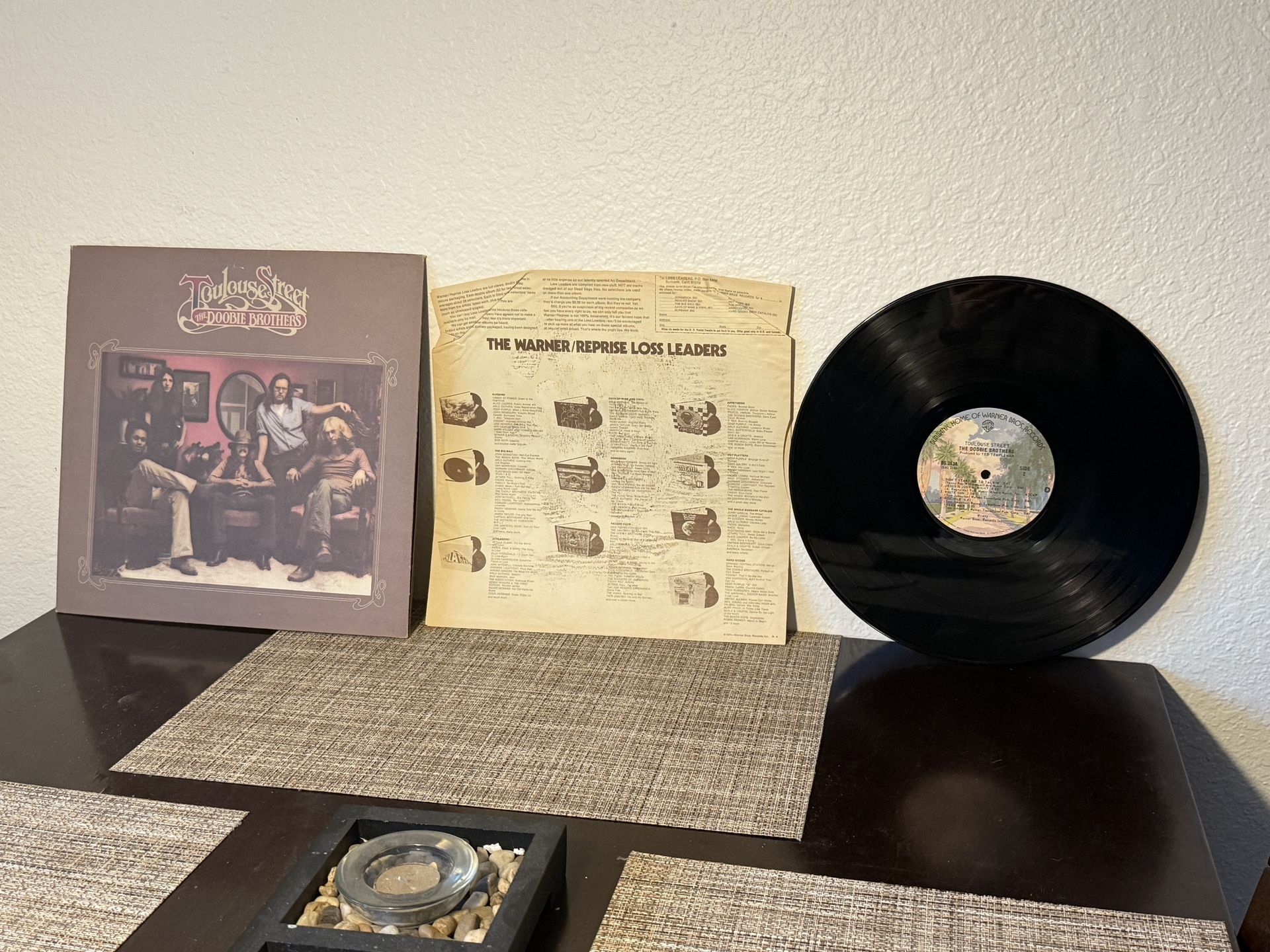 🎶 The Doobie Brothers – Toulouse Street Vinyl LP (1972) – Includes “Listen to the Music”