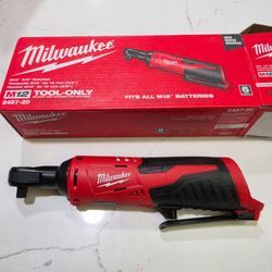 Milwaukee
M12 12V Lithium-Ion Cordless 3/8 in. Ratchet (Tool-Only)