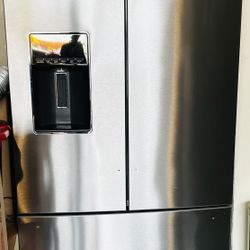 Whirlpool 27 cu ft French Door Refrigerator with Dual Ice Maker