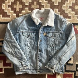 VTG Levi's Mens Sherpa Lined Light Wash Denim Jean Jacket Truckers Snaps USA 42L