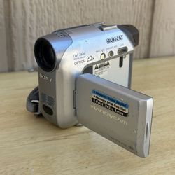 Sony Handycam Digital Camcorder with 800x Optical Zoom Sony DCR-HC32 Not Tested