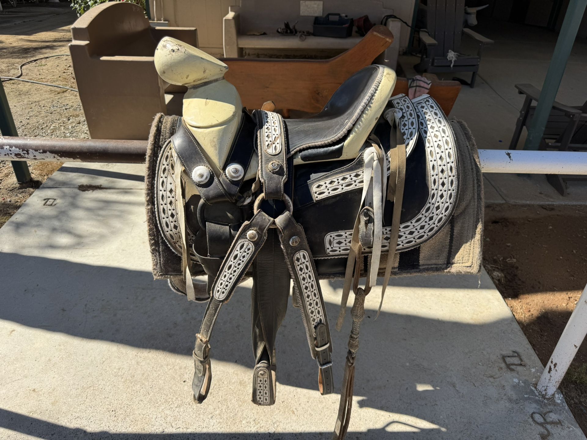 Mexican Charro Style: Used (Good Condition) 