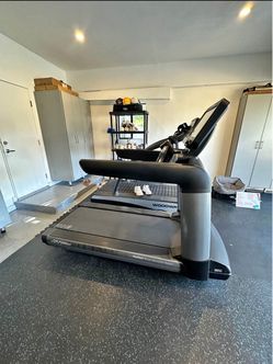 LifeFitness Discover SE3 Series Treadmill