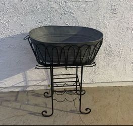 Metal cooler stand
