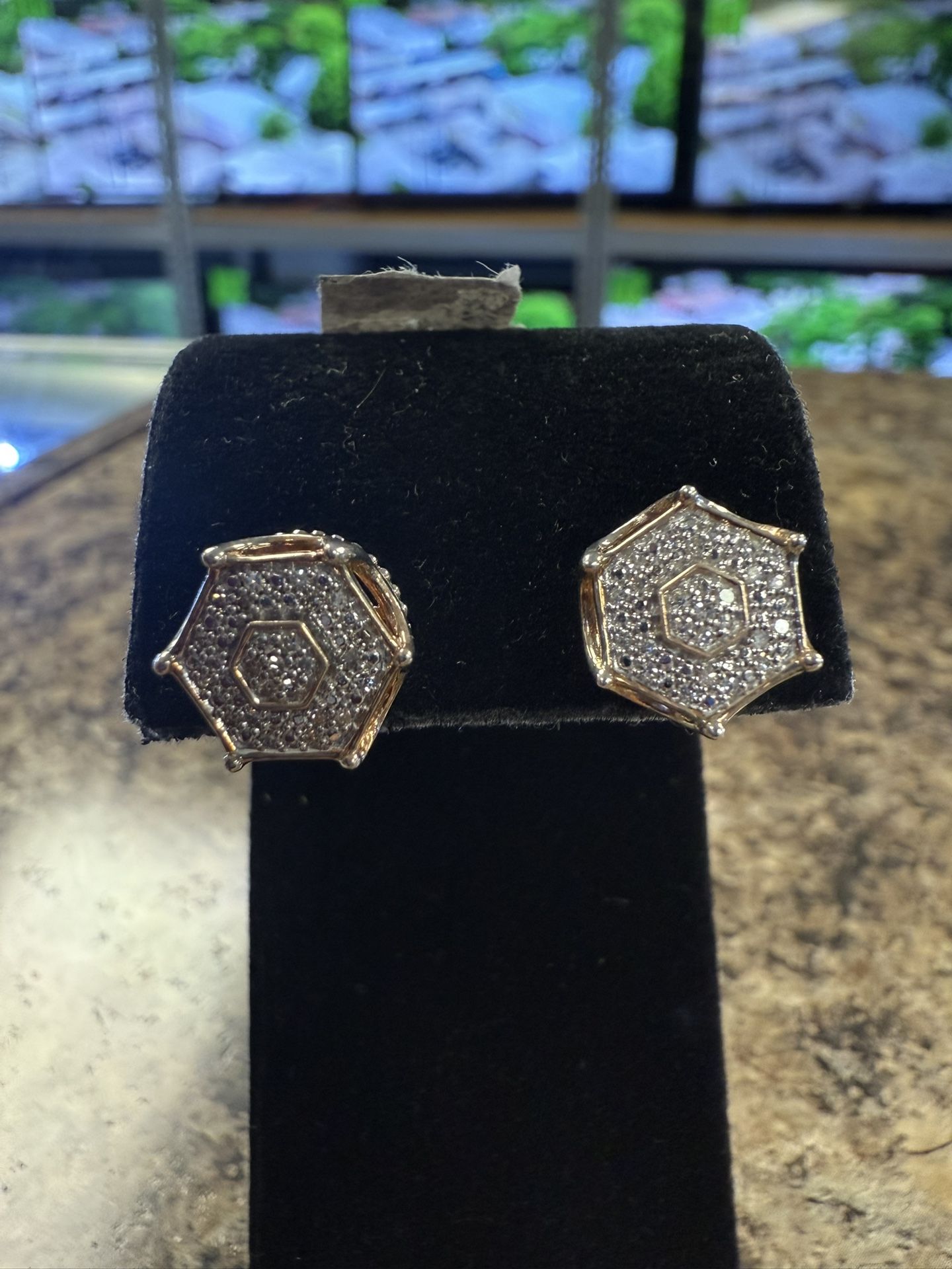 14k stud Earrings With Diamonds 