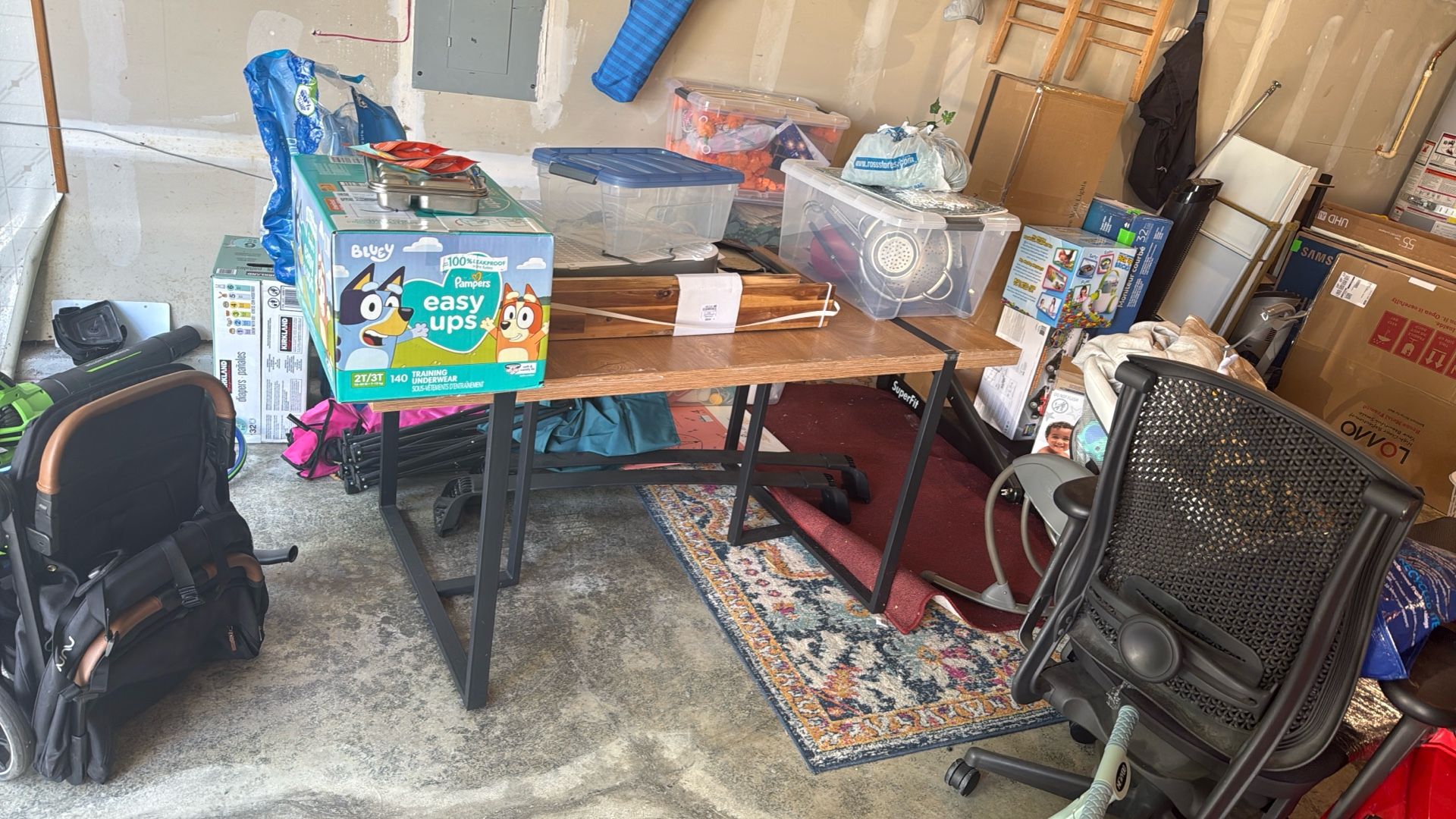 6 Seater Dining Table Good Condition