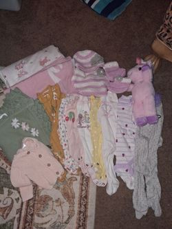 Newborn girl baby blankets and clothes
