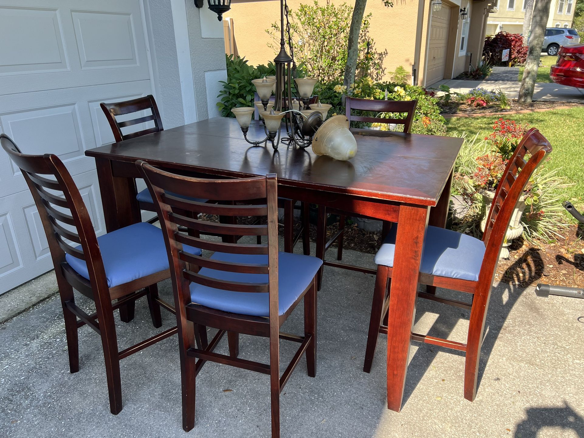 Dining Table with 6 Chairs 