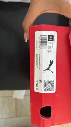 Youth soccer cleats size 5.5