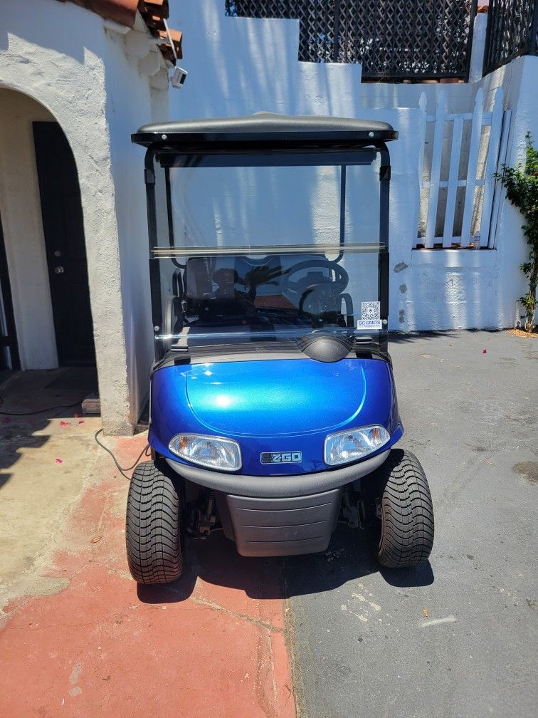 2018 E-Z-GO RXV Freedom 2+2 FACTORY 4-Passenger Non-Lifted 48-Volt Golf Cart
