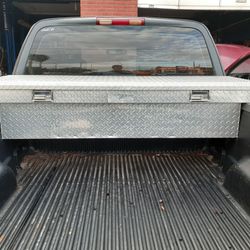 Diamond Plate Aluminum Tool Box