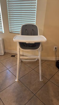 4 Moms Highchair