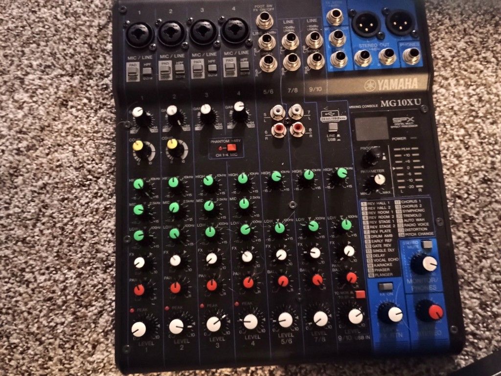 YAMAHA MG10X CV 10 Channel Mixer