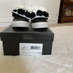 Mia shoes black/white Size 6