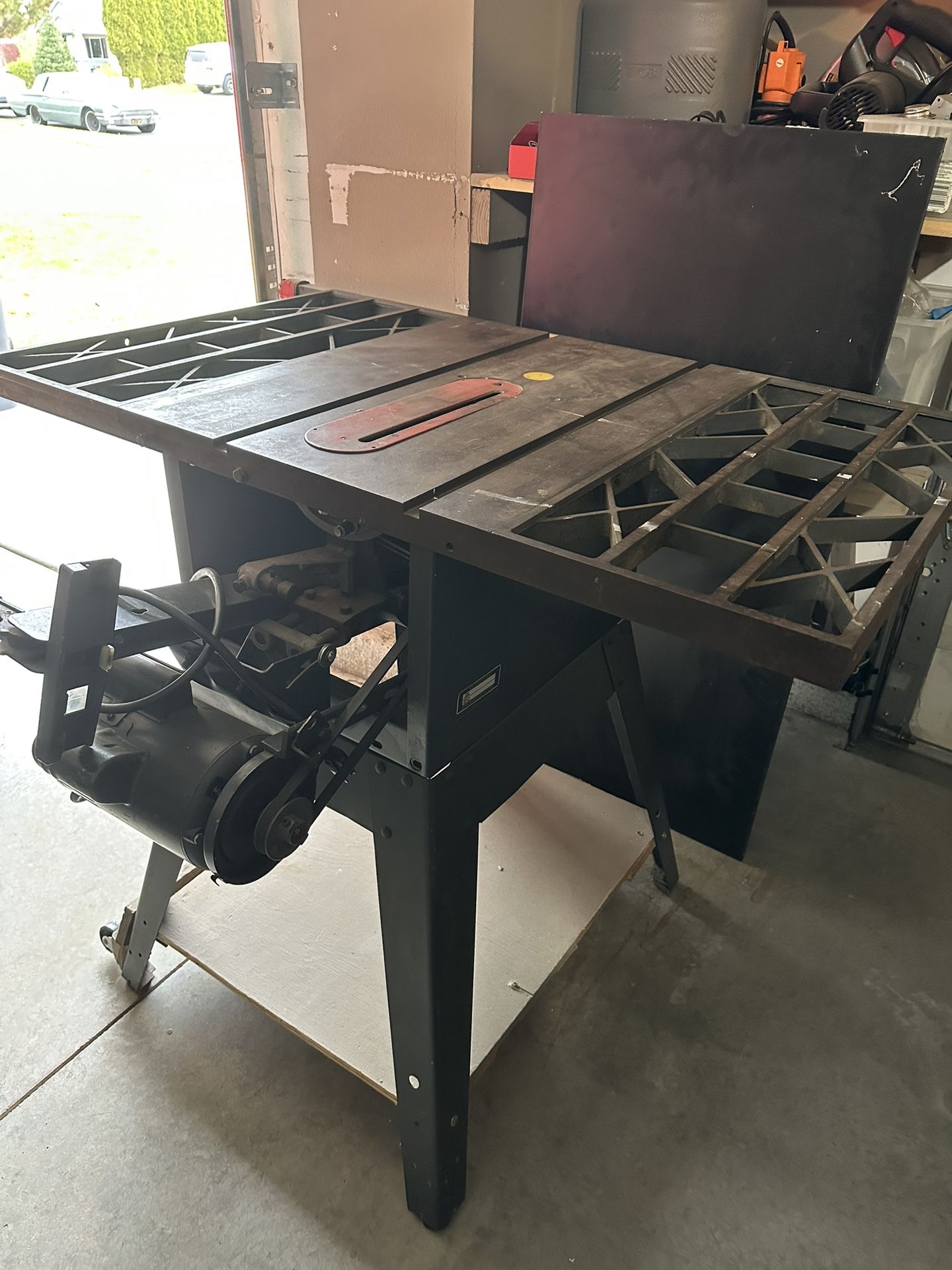 CRAFTSMAN solid Steel Table Saw