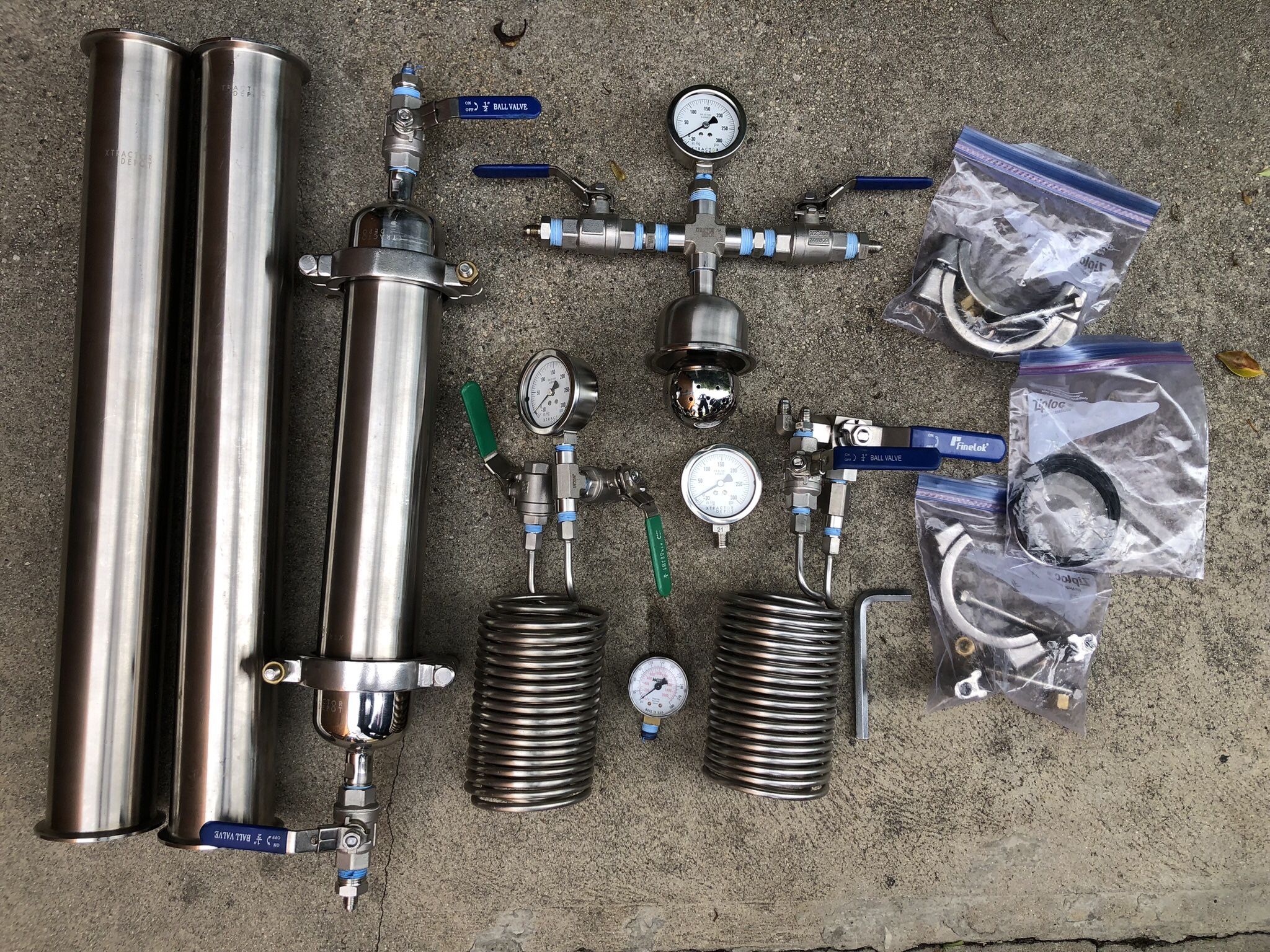Xtractor Depot Stainless Steel Spool Oil extactor tube ball valves pressure gage condensing coil. Selling the bundle for $100 firm 