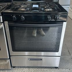 Amana 30” Black And Stainless Steel Gas Stove 