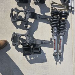 Rough Country 6"lift Struts 