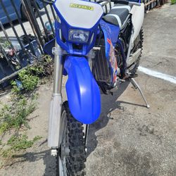 Moto Yamaha 450  Año 2024