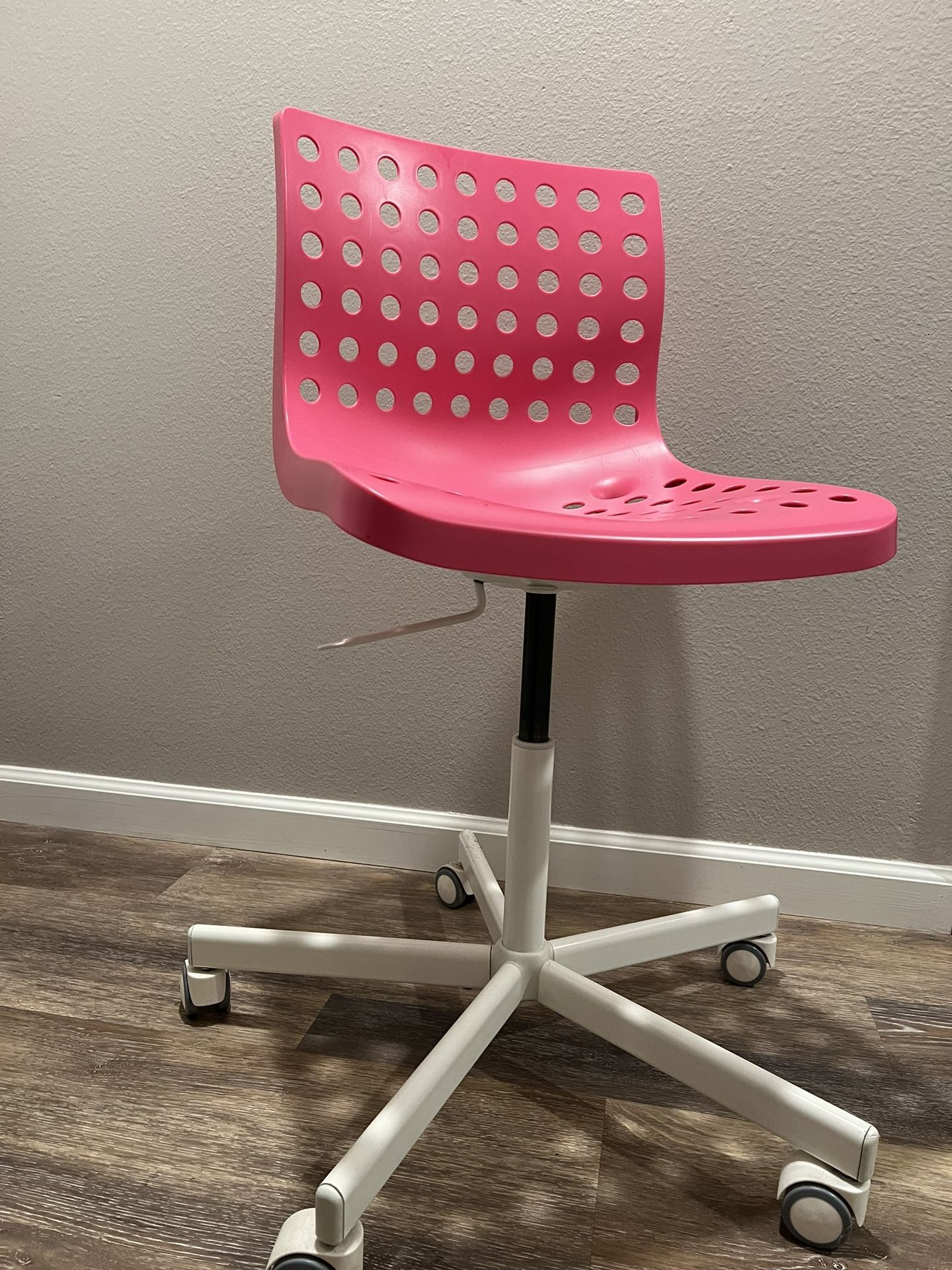 Kids Desk With Drawers And Chair