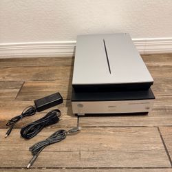 Epson Perfection V700 Photo Scanner model: J221A