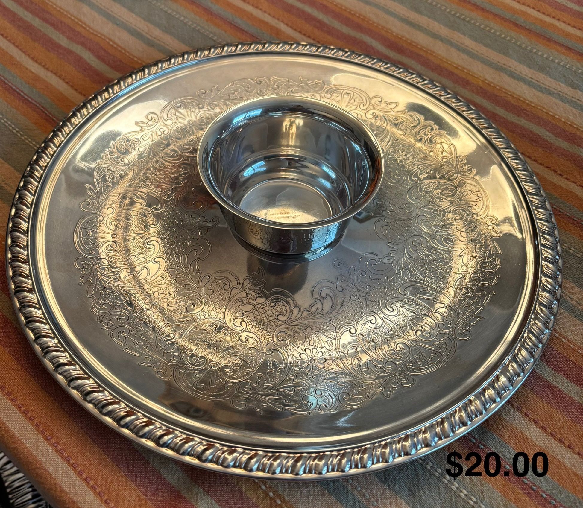 Oneida Sliverplated Round Serving Platter with Dip/Sauce Bowl