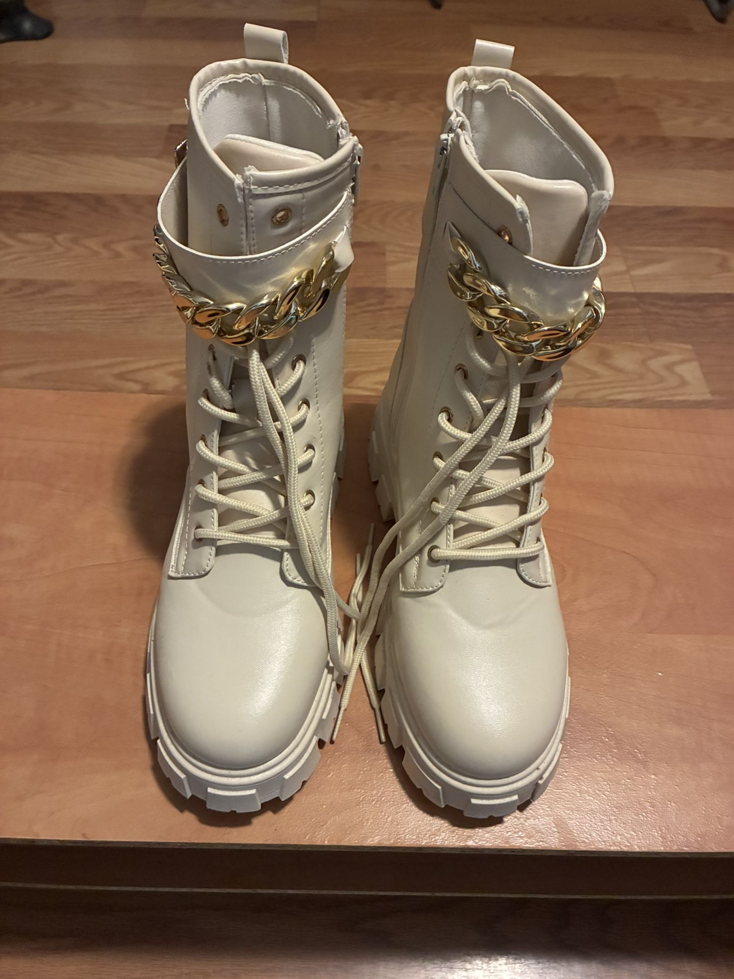 Olivia Miller boots. Size. 8 New