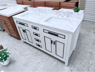 White bathroom vanity 60”in