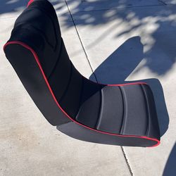 Foldable Gaming chair with speakers