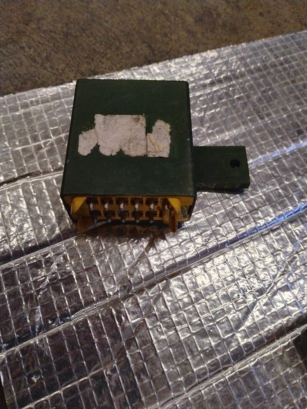 E30/28 Idle Air Control Valve Unit Relay