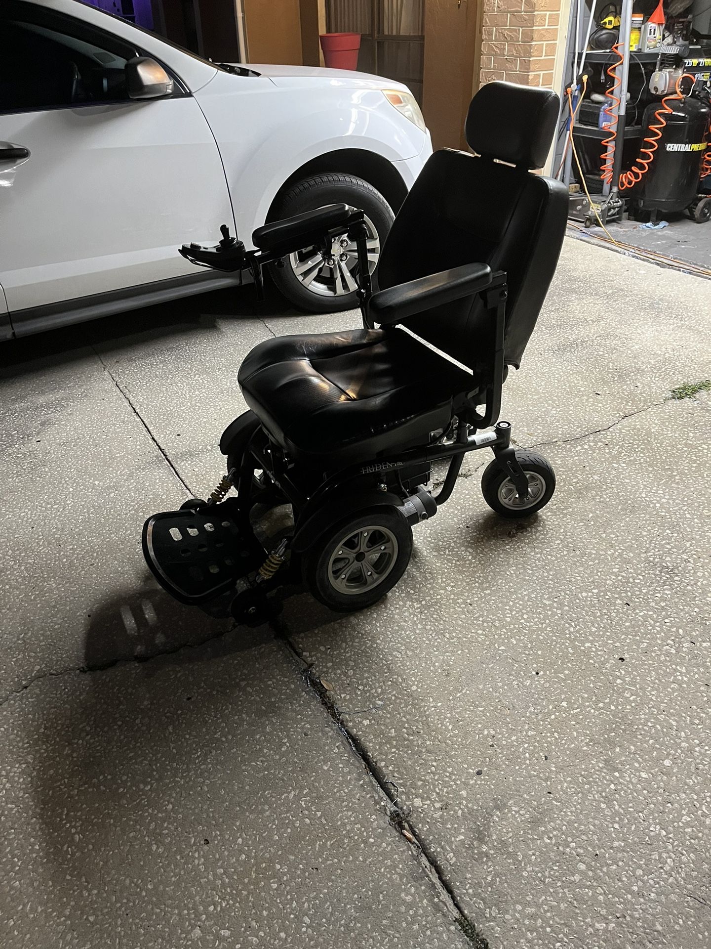 Trident heavy duty electric powered wheelchair