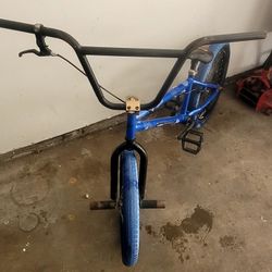 USED  ELITE  BMX  NEEDS  A LITTLE  WORK BARINGS  ARMS  AND CHAIN  AND GRIPS EVERYTHING  ELS WORKS  WILL SALE IT IN PARTS  