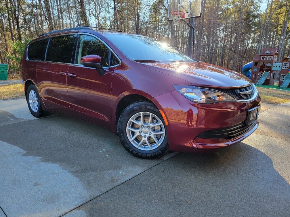 2020 Chrysler Voyager