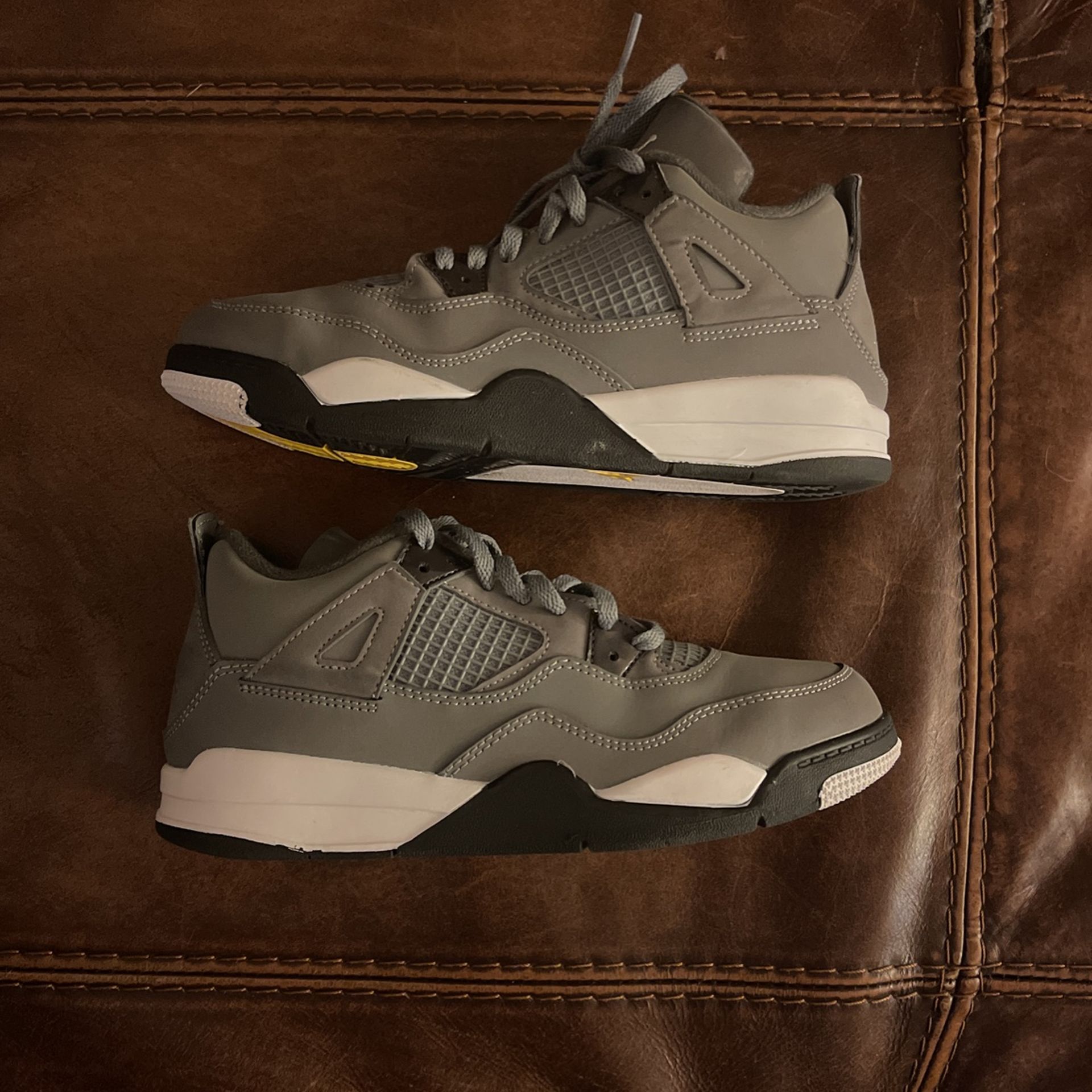 Jordan 4 Cool Grey Sz 3Y
