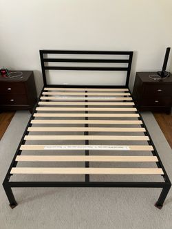 Zinus Mia Metal Platform Bed Frame (Queen)