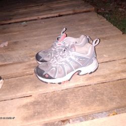 Women's Columbia Athletic Shoes 6.5
