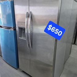 Frigidaire
36.1 in. 22.3 cu. ft. Counter Depth Side-by-Side Refrigerator in Stainless Steel