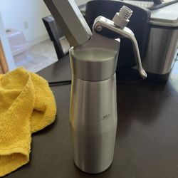 Professional Whipped Cream Dispenser