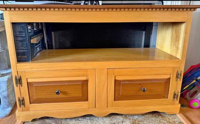 Solid Wood Sideboard/Entertainment Center/TV Stand