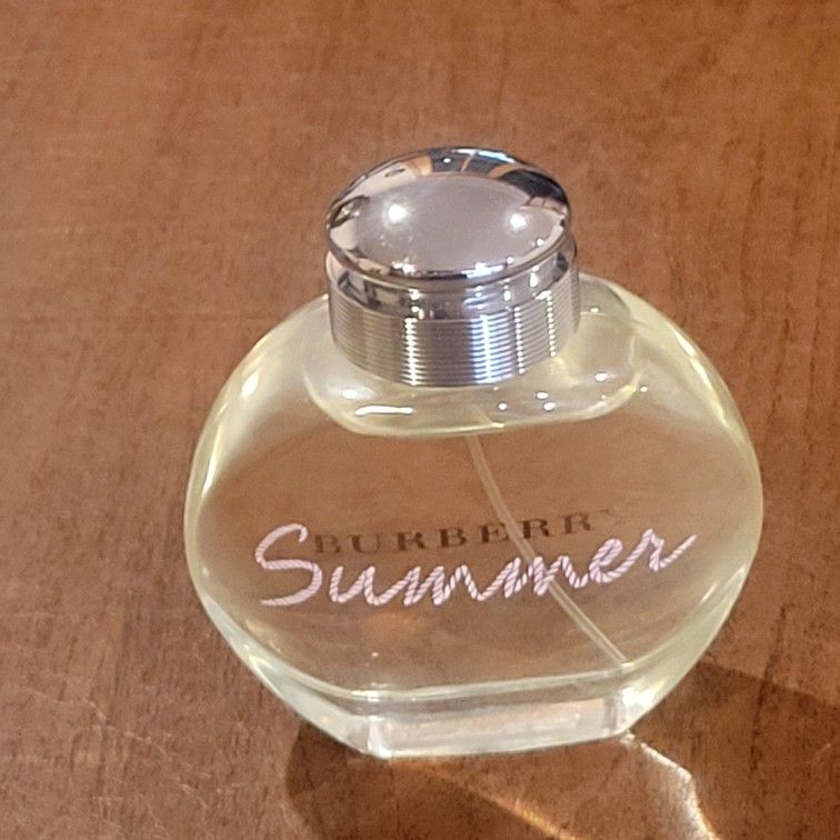 Burberry Summer Burberry for women 3.3fl oz /100ml natural spray France 
Paris.
NO original box. Practically, not used.
Weight 11oz plus shipping mate
