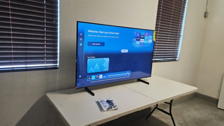 55 Inch QLED Q8F Smart TV 4K UHD with 144 Hz refresh rate brand new in the box 2025 Model.