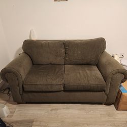 Loveseat Couch Sofa SELLING ASAP