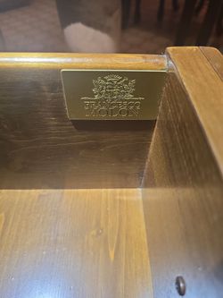 2 bedside tables