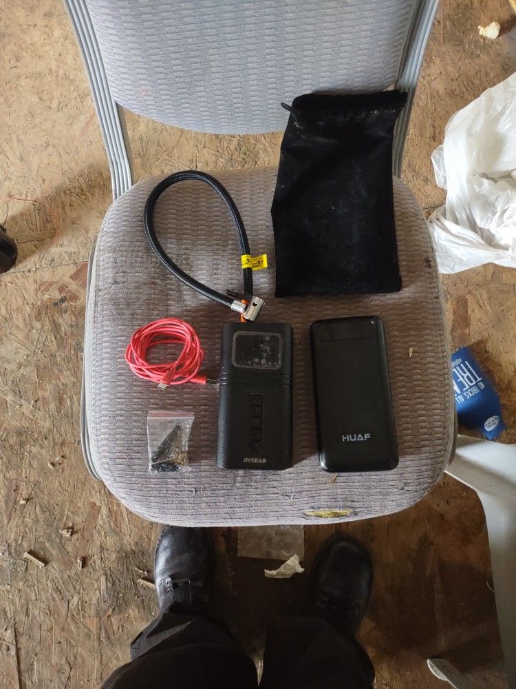 Ryseab Portable Air Compressor & Huaf Portable Charger