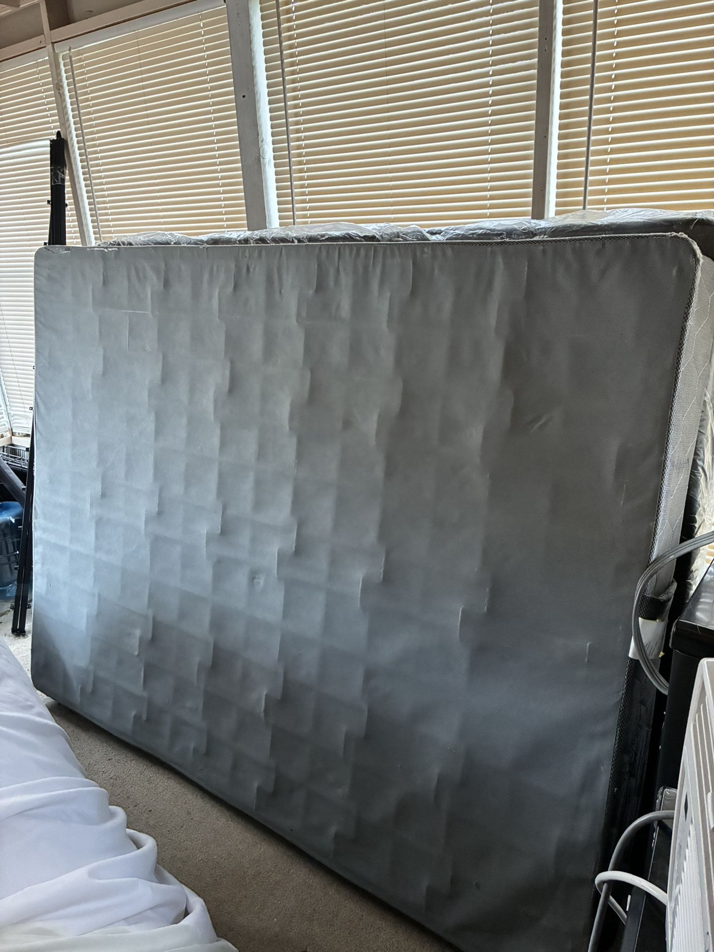 2 Queen Box Springs 