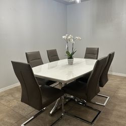 Beautiful Dining Table With Chairs