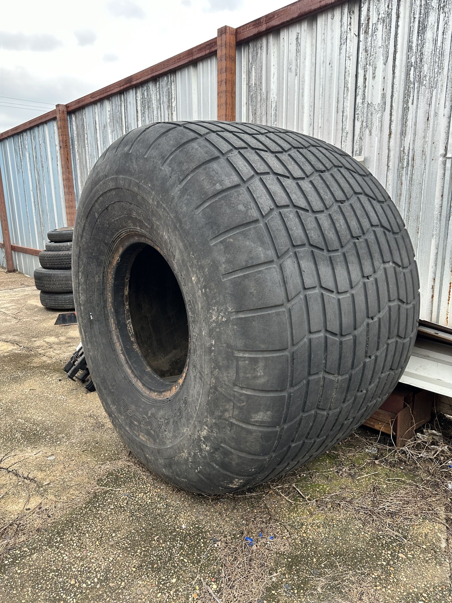 Free Giant Tire 