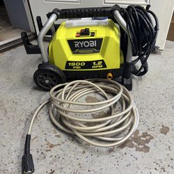 Like New Ryobi Electric Pressure Washer 1900psi. Tested Good. You Must Pickup . Price Firm !