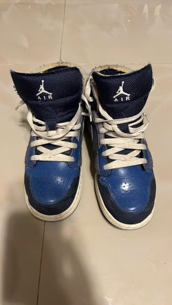 Boys Air Jordan Nike Size 5.5y $10